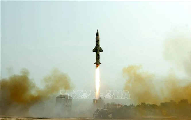 Một vụ thử tên lửa tại bãi biển Chandipur thuộc huyện Balasore, bang Odisha, Ấn Độ. (Ảnh tư liệu: AFP/TTXVN) 