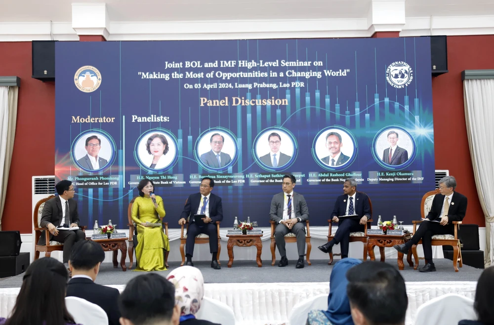 Thống đốc Ngân hàng Nhà nước Việt Nam Nguyễn Thị Hồng dẫn đầu đoàn đại biểu Việt Nam tham dự Hội thảo với vai trò diễn giả chính. (Ảnh: Phạm Kiên/TTXVN)