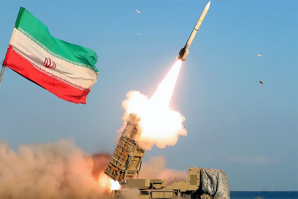 Iran khai hỏa một tên lửa tự chế. (Ảnh: Quân đội Iran)