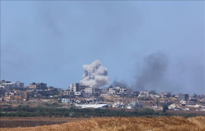 Khói bốc lên sau cuộc không kích trong xung đột Hamas-Israel tại Dải Gaza ngày 16/5/2024. (Ảnh: THX/TTXVN)
