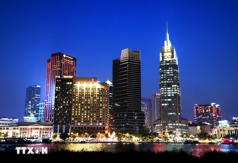 Trung tâm Thành phố Hồ Chí Minh về đêm. (Ảnh: Hồng Đạt/TTXVN) 