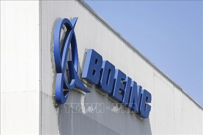 Biểu tượng Boeing tại nhà máy ở Renton, Washington, Mỹ. (Ảnh: AFP/TTXVN)