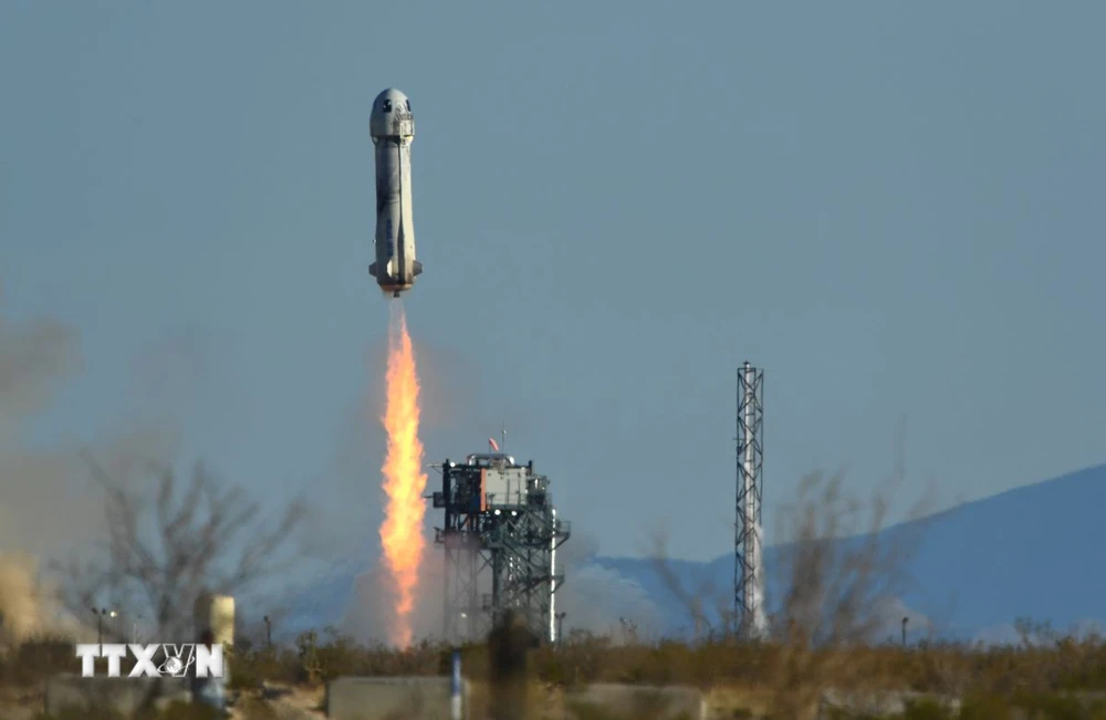 Tên lửa đẩy New Shepard của Blue Origin. (Ảnh: AFP/TTXVN) 