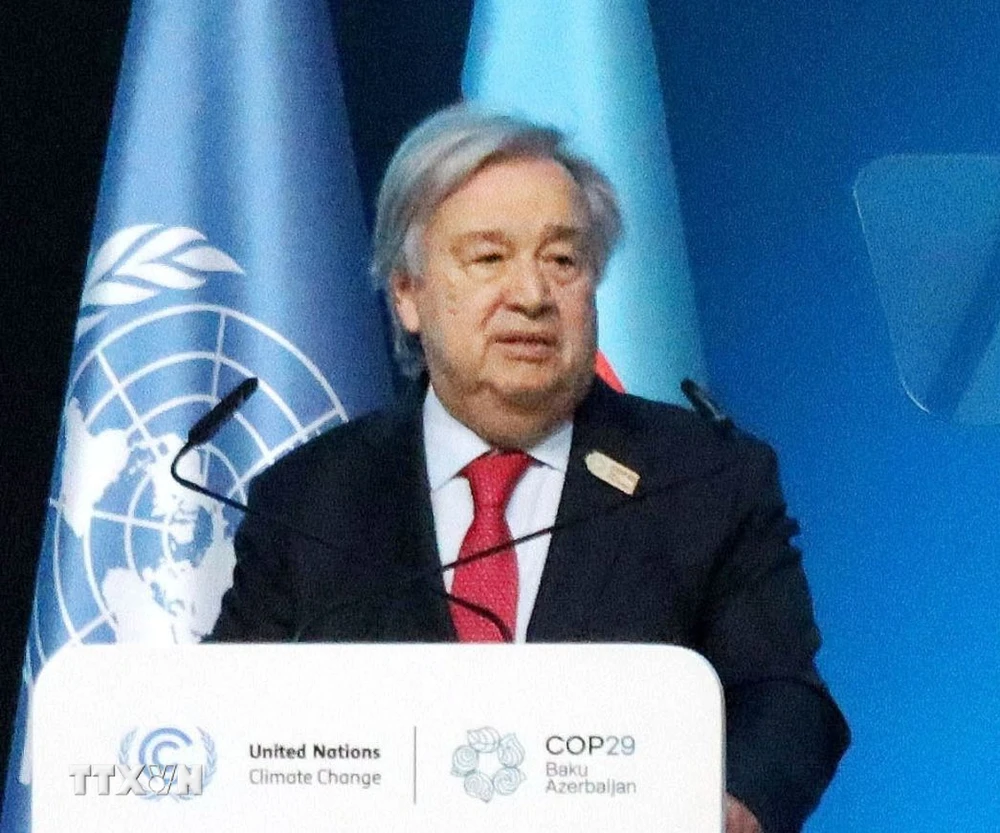 Tổng thư ký LHQ Antonio Guterres phát biểu tại Hội nghị lần thứ 29 Các bên tham gia Công ước khung của Liên hợp quốc về Biến đổi khí hậu (COP29) ở Baku (Azerbaijan). (Ảnh: Kyodo/TTXVN)