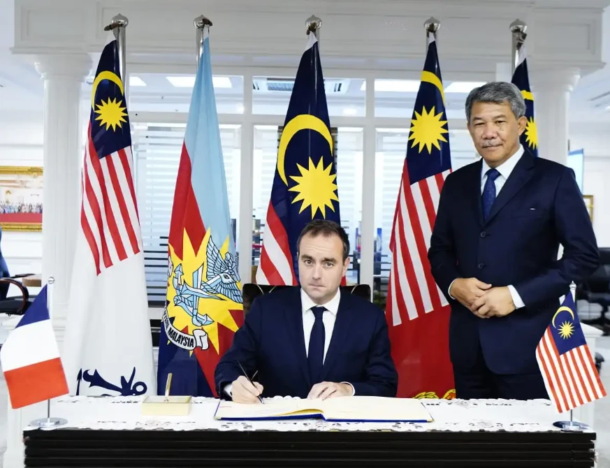 Malaysia và Pháp bày tỏ cam kết hợp tác giải quyết các vấn đề khu vực và quốc tế cùng quan tâm, đồng thời tái khẳng định vai trò trung tâm của ASEAN. (Nguồn: Malaysia World News)