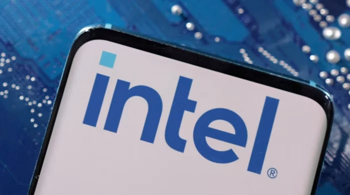 Intel cho biết nhu cầu sản xuất chip AI đang tăng lên khi các công ty chạy đua tung ra các sản phẩm hỗ trợ AI. (Nguồn: Financial Times)
