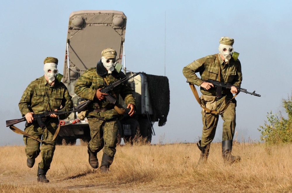 Binh sỹ Belarus tham gia cuộc tập trận ở Volka, cách Thủ đô Minsk khoảng 230km về phía Tây Nam. (Ảnh: AFP/TTXVN)