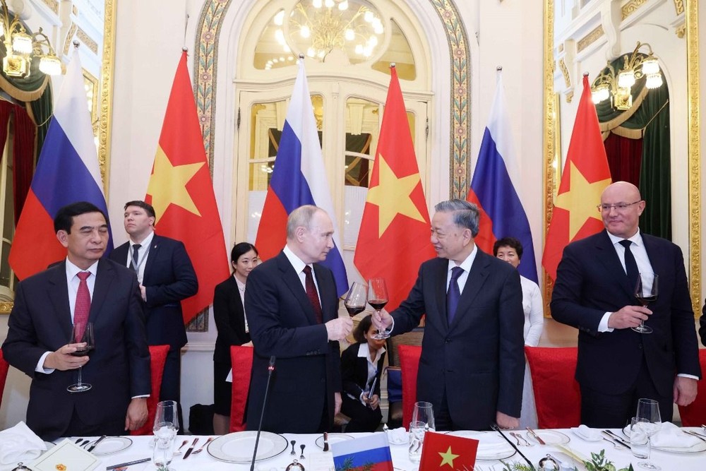 tiec chieu dai_tong thong putin 2.jpg