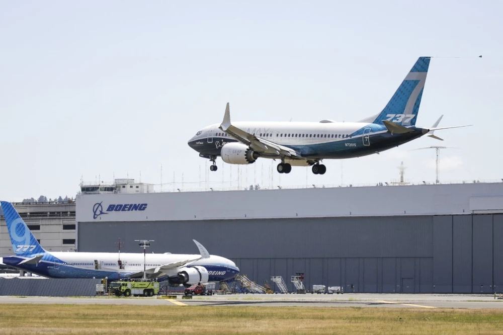 Máy bay 737 MAX của Boeing thực hiện chuyến bay kiểm tra tại Seattle, Washington (Mỹ). (Ảnh: AFP/TTXVN)