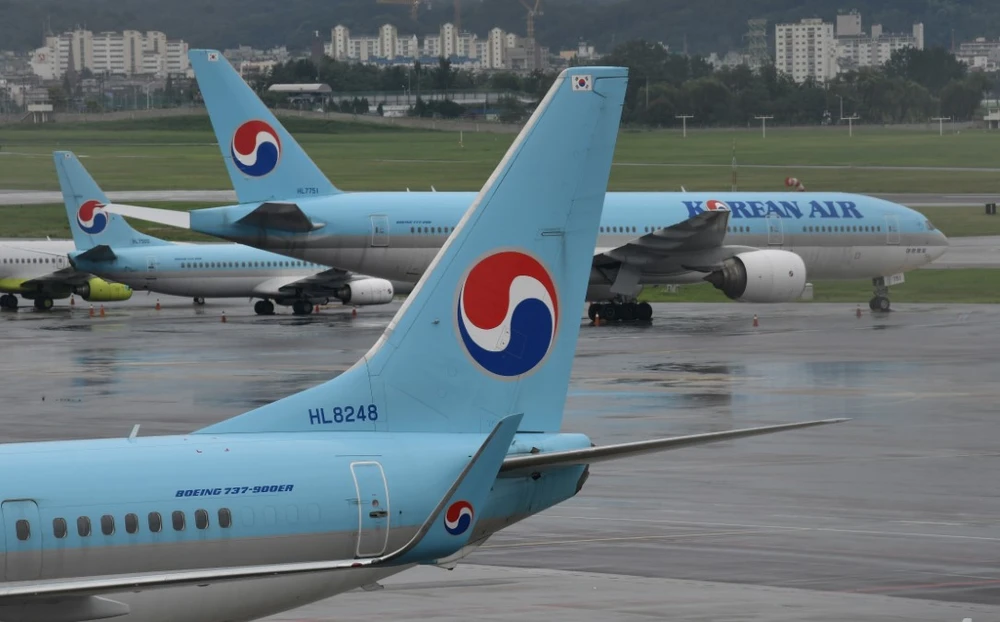 Máy bay của hãng hàng không Korean Air tại sân bay Gimpo ở Seoul (Hàn Quốc). (Ảnh: AFP/TTXVN)