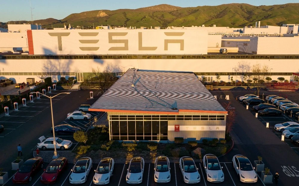 Nhà máy của Tesla tại Fremont, California (Mỹ). (Ảnh: AFP/TTXVN)