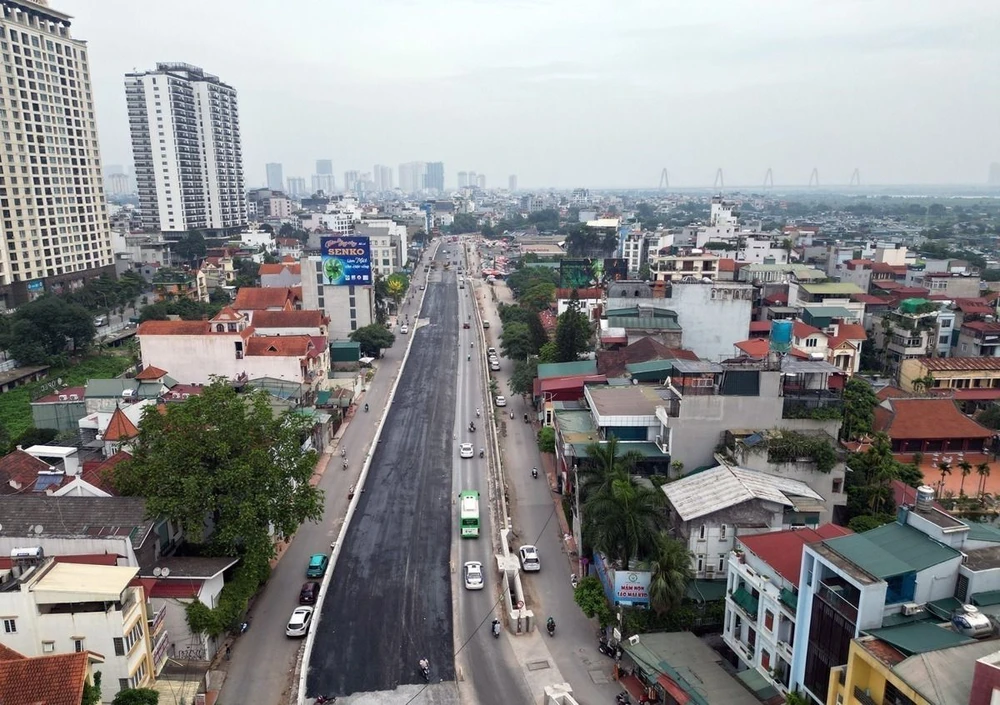 Một đoạn dự án mở rộng đường Âu Cơ-Nghi Tàm (Hà Nội), hồi tháng Năm vừa qua. (Ảnh: Tuấn Anh/TTXVN)