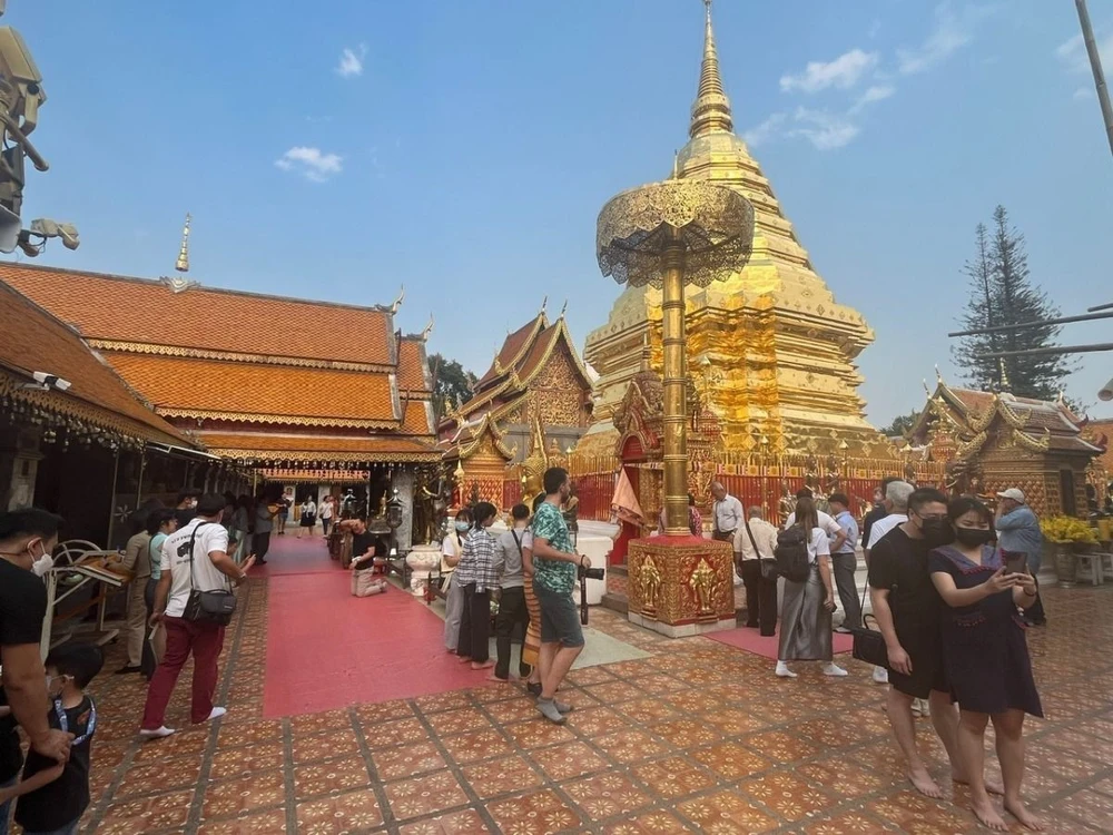 Chùa Phrathat Doi Suthep - một trong những ngôi chùa cổ nổi tiếng linh thiêng ở Chiang Mai (Thái Lan). Ảnh: Huy Tiến/TTXVN)