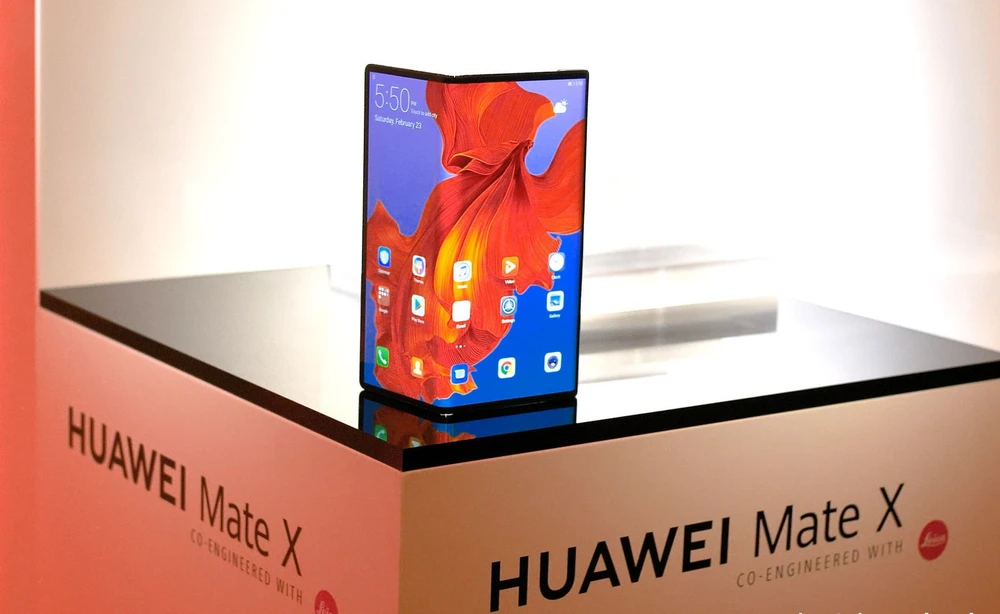 Điện thoại màn hình gập Huawei Mate X. (Nguồn: Android Central)