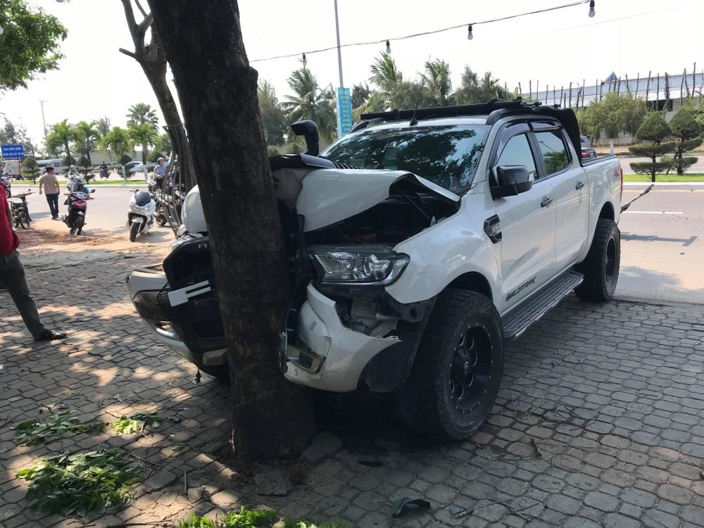 Hiện trường vụ tai nạn giao thông xảy ra trước số nhà 555 đường Nguyễn Tất Thành, quận Thanh Khê, Đà Nẵng, nơi phóng viên Vĩnh Quyên bị hành hung. (Nguồn: TTXVN phát)