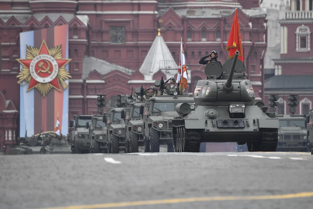 Xe tăng T-34 tại lễ diễu binh kỷ niệm Ngày Chiến thắng trên Quảng trường Đỏ ở thủ đô Moskva, Nga, ngày 9/5/2019. (Nguồn: AFP/TTXVN)
