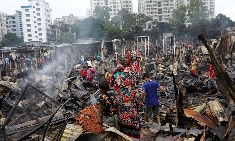Hiện trường vụ hỏa hoạn khiến 10.000 người rơi vào cảnh 'màn trời chiếu đất.' (Nguồn: Reuters)