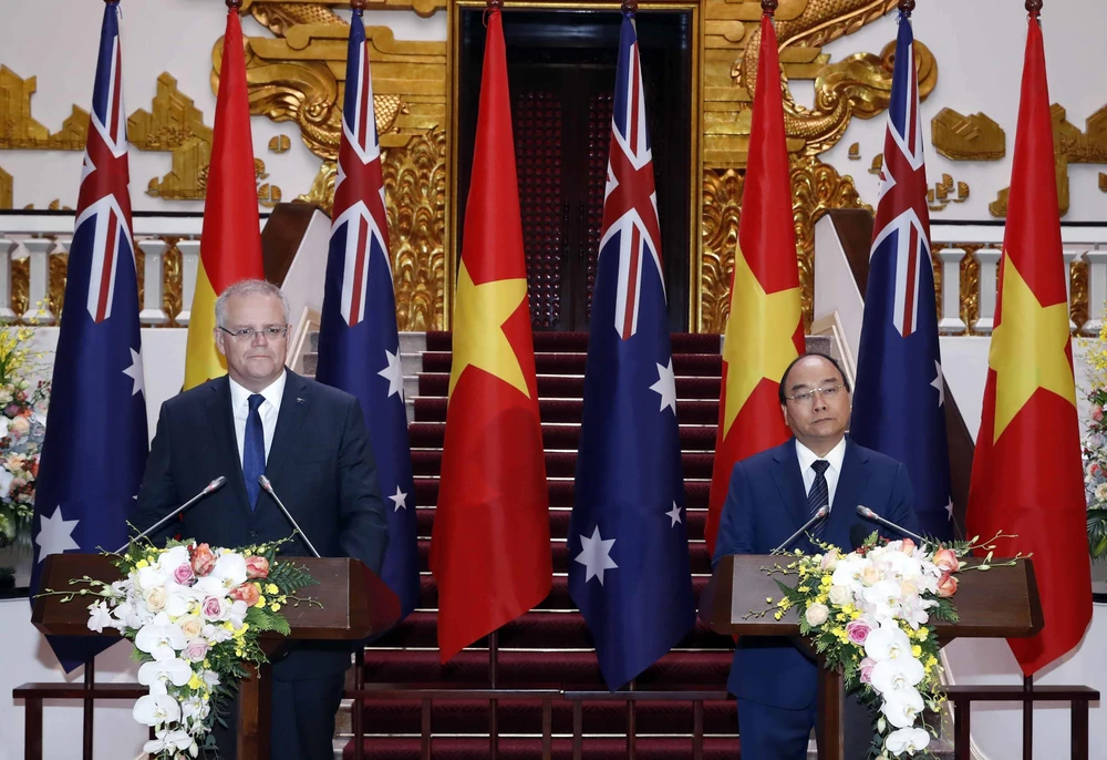 Thủ tướng Chính phủ Nguyễn Xuân Phúc và Thủ tướng Australia Scott Morrison tổ chức họp báo sau hội đàm. (Ảnh: Thống Nhất/TTXVN)