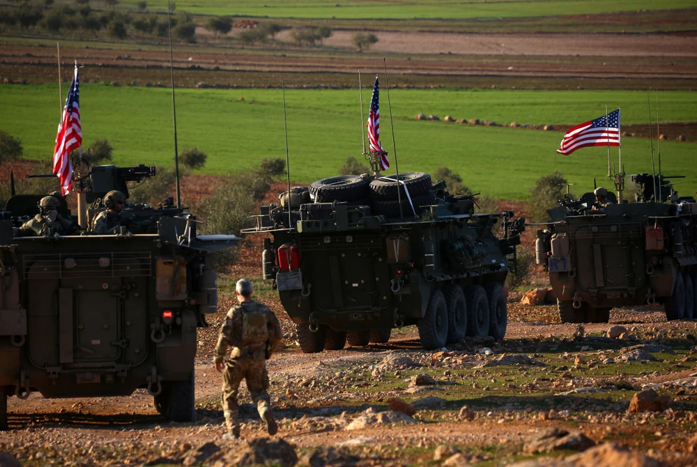 Ảnh tư liệu: Đoàn xe quân sự Mỹ ở gần làng Yalanli, ngoại ô phía tây thành phố Manbij, Syria. (Nguồn: AFP/TTXVN)