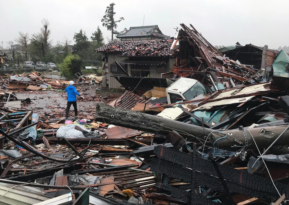 Cảnh tàn phá sau khi siêu bão Hagibis tràn qua tỉnh Chiba, Nhật Bản, ngày 12/10. (Nguồn: AFP/TTXVN)