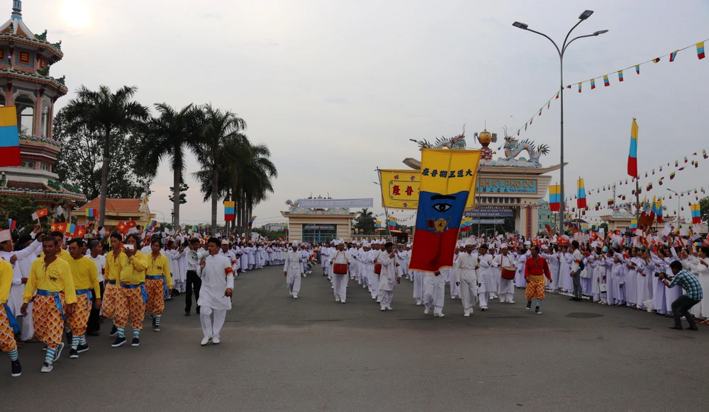 Lễ kỷ niệm 95 năm hoằng khai Đại Đạo Tam Kỳ Phổ Độ tại Tòa Thánh Cao Đài Tây Ninh. (Ảnh: Lê Đức Hoảnh/ TTXVN)