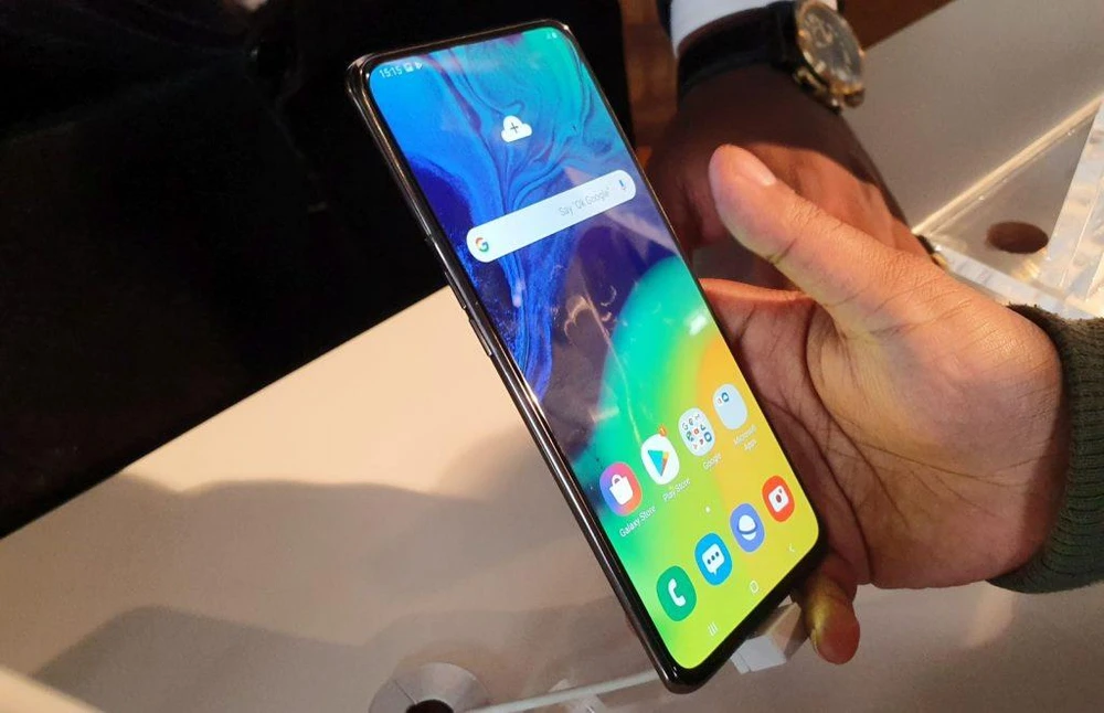 Mẫu điện thoại Samsung Galaxy A80. (Nguồn: Getty Images)