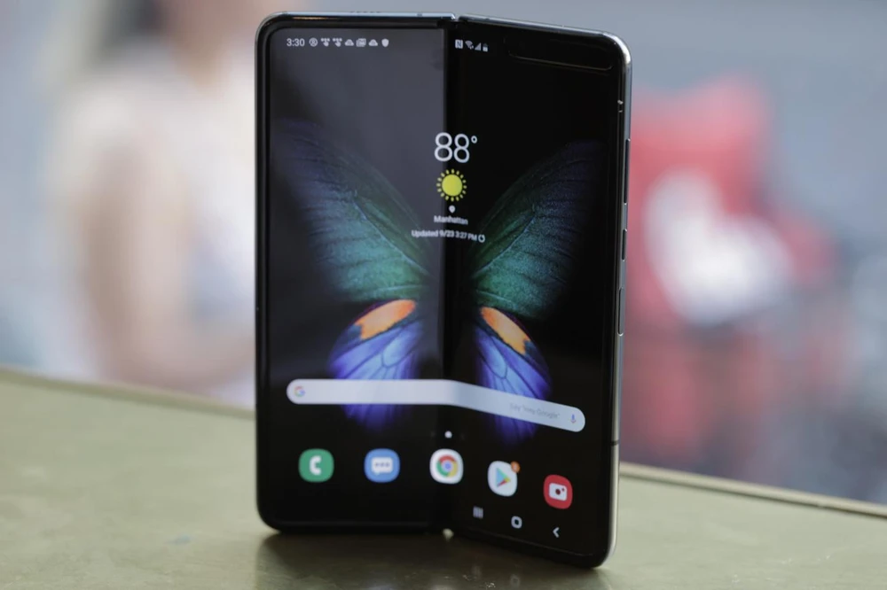 Điện thoại thông minh màn hình gập Galaxy Fold. (Nguồn: TechCrunch)