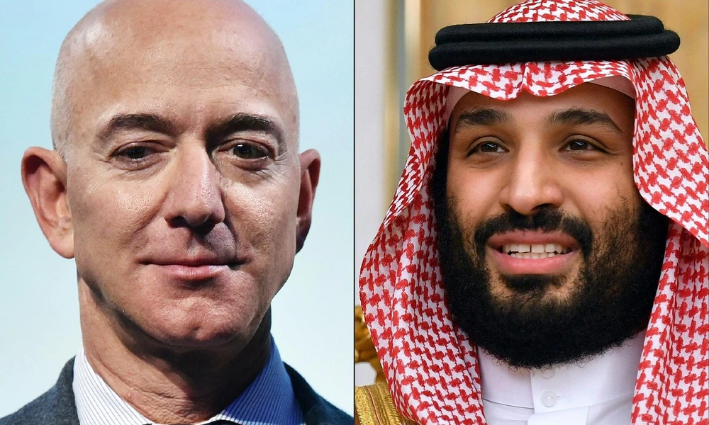 Thái tử Saudi Arabia Mohammed bin Salman và CEO Amazon, Jeff Bezos. (Nguồn: AFP)