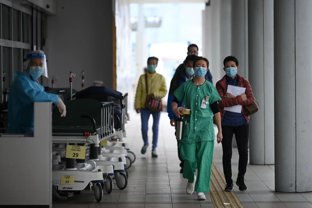 Nhân viên y tế làm việc tại bệnh viện Princess Margaret ở Hong Kong, Trung Quốc ngày 4/2/2020. (Nguồn: AFP/TTXVN)