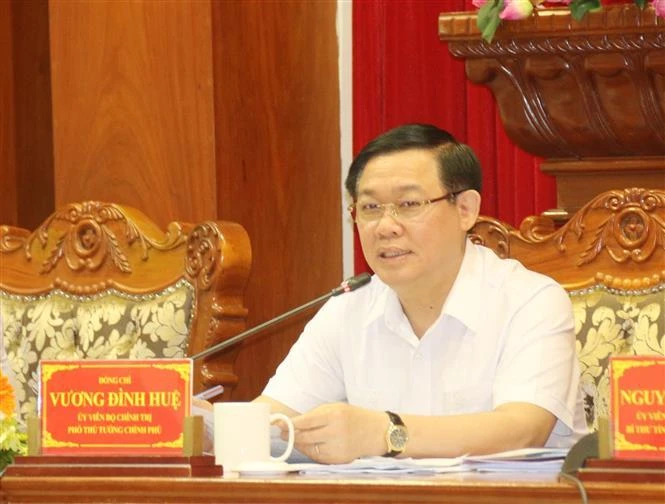 Phó Thủ tướng Chính phủ Vương Đình Huệ phát biểu chỉ đạo tại buổi làm việc. (Ảnh: Nam Thái - TTXVN)