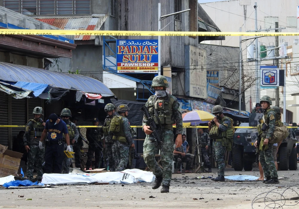 Trong ảnh (tư liệu): Cảnh sát và binh sĩ phong tỏa hiện trường một vụ đánh bom ở Jolo, tỉnh Sulu, Philippines, ngày 27/1/2019. (Nguồn: AFP/ TTXVN)