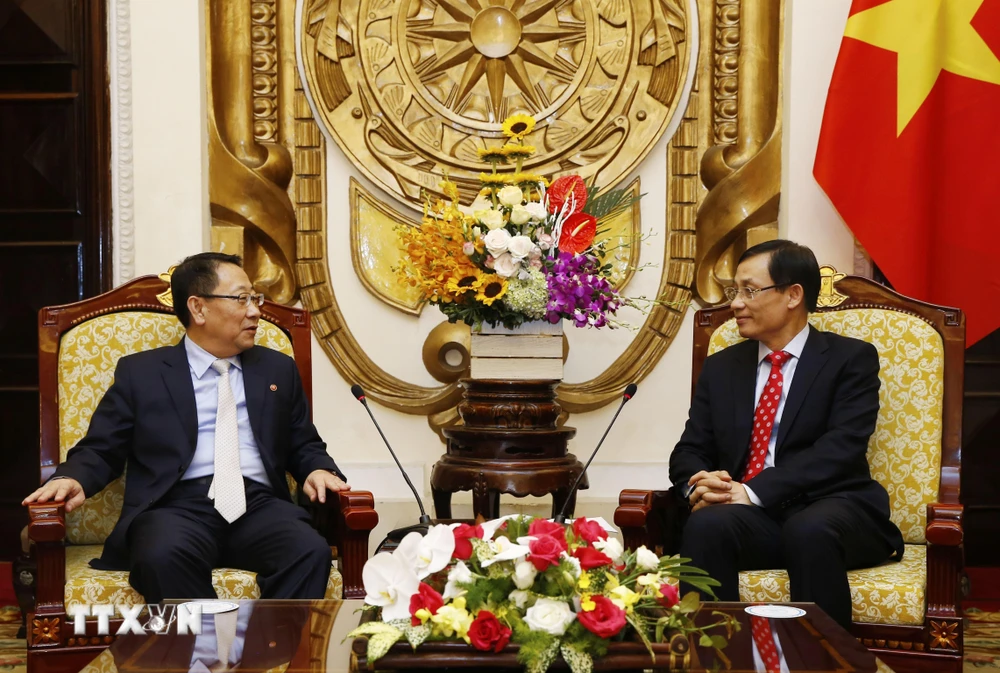 Cựu Đại sứ Triều Tiên tại Việt Nam, ông Kim Myong Gil (trái) sẽ làm trưởng đoàn đàm phán hạt nhân với Mỹ