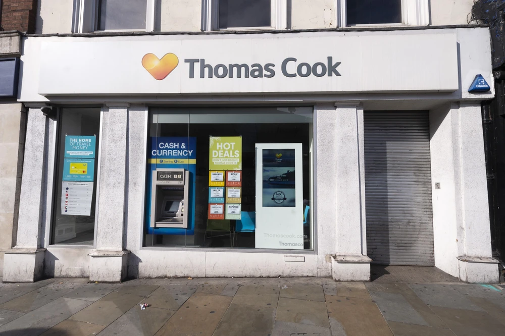 Trong ảnh: Một chi nhánh của Công ty lữ hành Thomas Cook đã đóng cửa tại London, Anh ngày 23/9/2019. Ảnh: THX/TTXVN