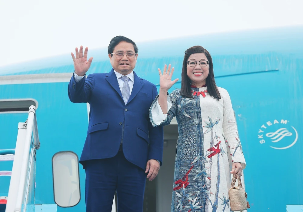 Thủ tướng Phạm Minh Chính và Phu nhân rời Hà Nội, lên đường tham dự Hội nghị Cấp cao Đặc biệt kỷ niệm 50 năm quan hệ ASEAN-Australia, thăm chính thức Australia và thăm chính thức New Zealand. (Ảnh: Dương Giang/TTXVN)