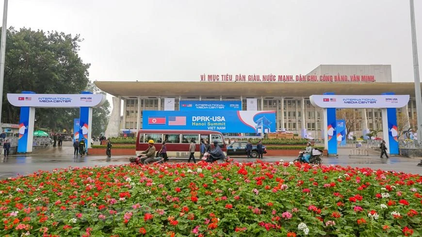 Trung tâm Báo chí quốc tế (IMC) phục vụ Hội nghị Thượng đỉnh Mỹ-Triều lần 2 được đặt tại Cung Cung Văn hóa Lao động hữu nghị Việt-Xô. (Ảnh: Minh Sơn/Vietnam+)
