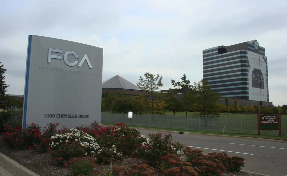 FCA đã chi bộn tiền để có được hạn ngạch khí thải của Tesla. (Nguồn: thedetroitbureau.com)