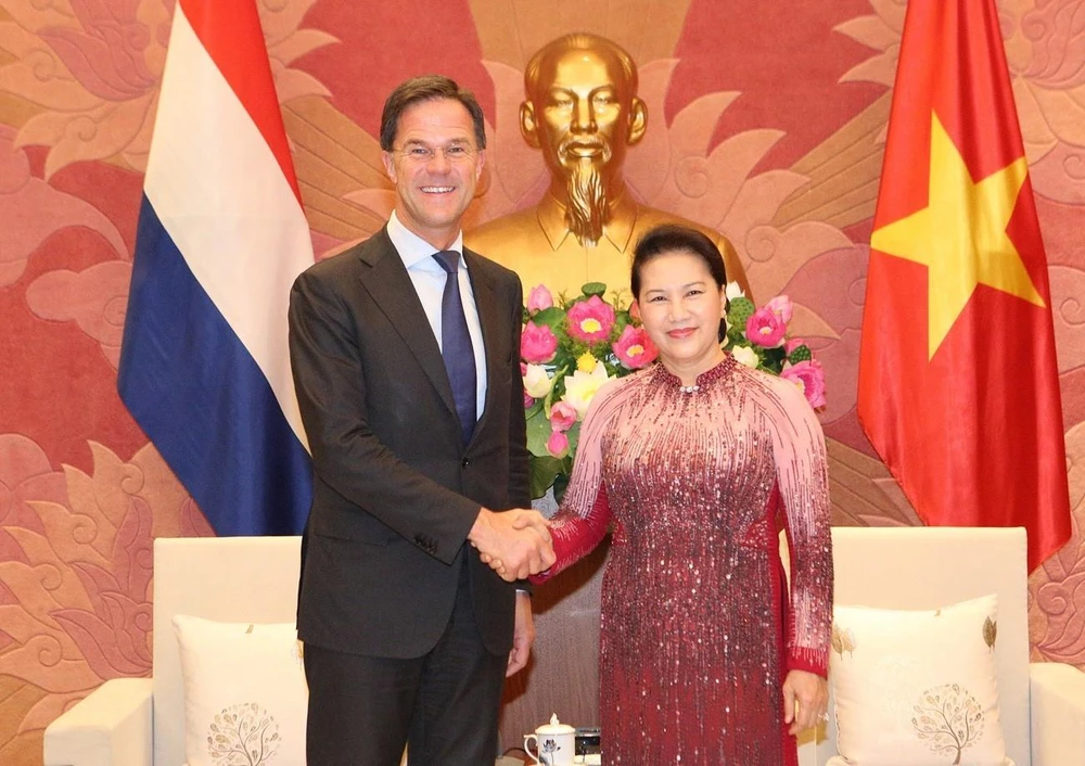 Chủ tịch Quốc hội Nguyễn Thị Kim Ngân và Thủ tướng Vương quốc Hà Lan Mark Rutte. (Ảnh: Dương Giang/TTXVN)