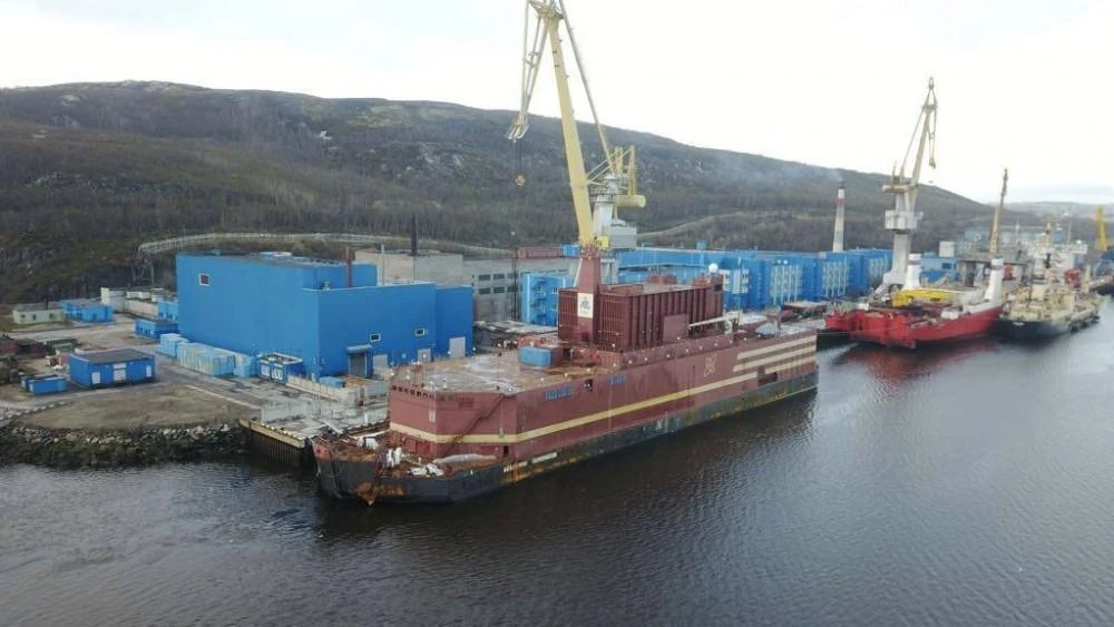 Nhà máy điện hạt nhân nổi Akademik Lomonosov. (Nguồn: The Independent Barents Observer)