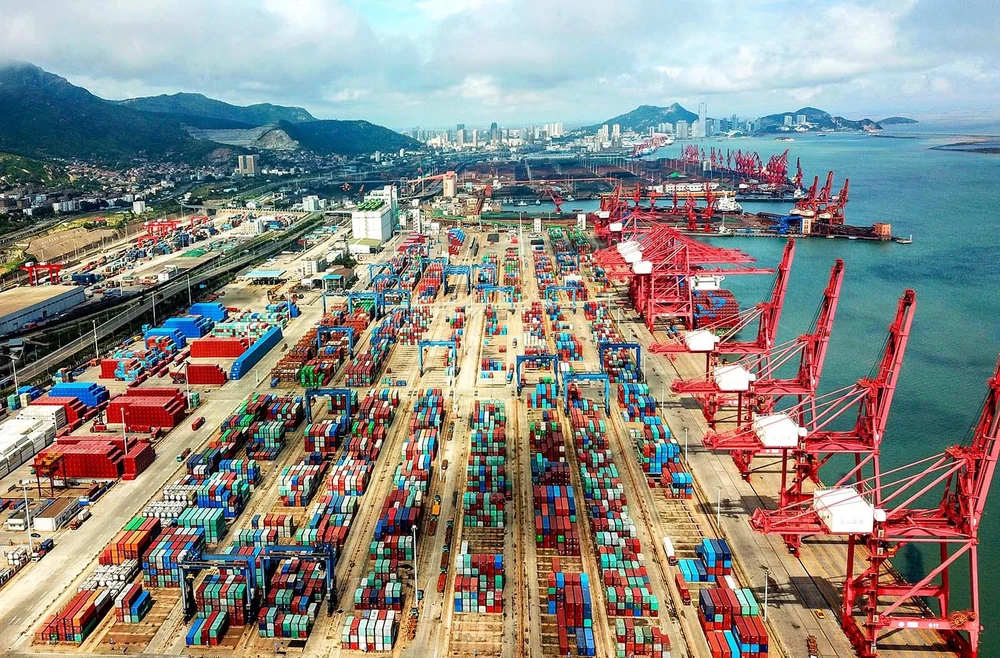 Cảng hàng hóa tại Giang Tô, Trung Quốc. (Nguồn: brinknews.com)