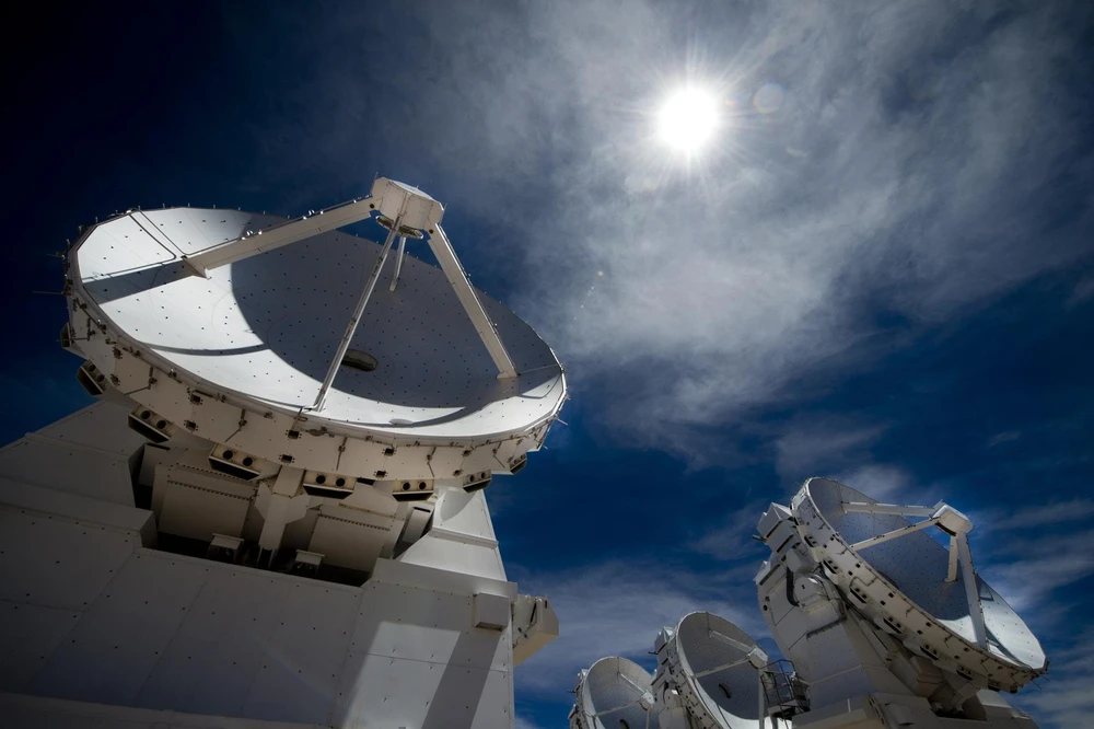 Siêu kính viễn vọng ALMA. (Nguồn: cosmosmagazine.com)