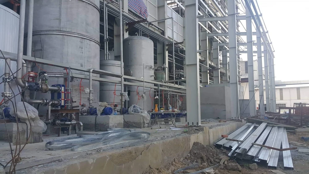 Một công nhân tử vong khi đang thi công tại công trình chưa được cấp phép xây dựng Nhà máy tinh luyện đường RE thuộc Nhà máy đường An Khê, thị xã An Khê (Gia Lai). (Ảnh: Hồng Điệp/TTXVN)