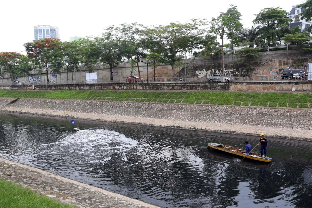 Sau 2 tháng hoạt động, đơn vị lắp đặt sẽ phối hợp với Bộ Tài nguyên và Môi trường nghiệm thu, đánh giá kết quả, báo cáo Thủ tướng Chính phủ để triển khai các bước tiếp theo. (Ảnh: Huy Hùng/TTXVN)