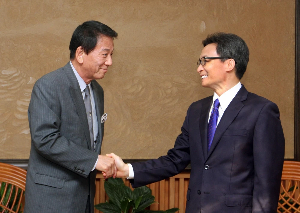 Phó Thủ tướng Vũ Đức Đam tiếp ông Sugi Ryotaro, Đại sứ đặc biệt Việt-Nhật. (Ảnh: Nguyễn Dân/TTXVN)