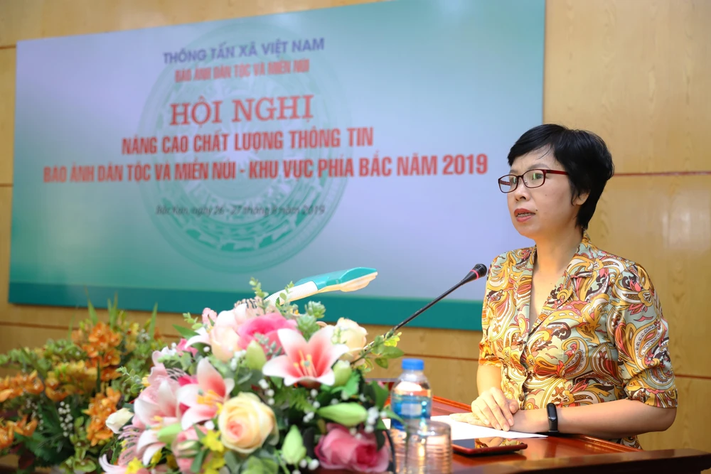 Bà Vũ Việt Trang, Phó tổng Giám đốc TTXVN phát biểu tại Hội nghị. (Ảnh: TTXVN)
