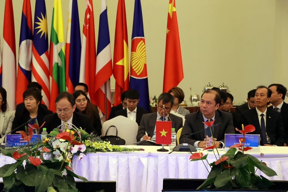 Thứ trưởng Bộ Ngoại giao Nguyễn Quốc Dũng, Trưởng SOM ASEAN-Việt Nam dẫn đầu đoàn Việt Nam tham dự Hội nghị. (Ảnh: Nhóm phóng viên TTXVN tại Lâm Đồng)