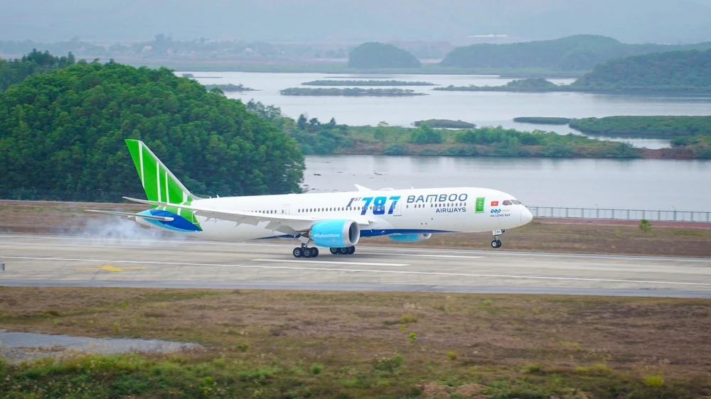 Máy bay của Bamboo Airways. (Ảnh: TTXVN)