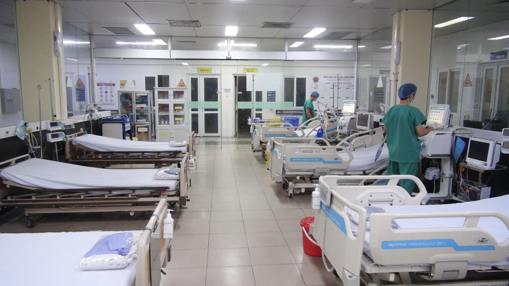 Cơ sở vật chất, trang thiết bị điều trị tại Bệnh viện bệnh lý hô hấp cấp tính số 2 (thành phố Hạ Long). (Ảnh: TTXVN phát)