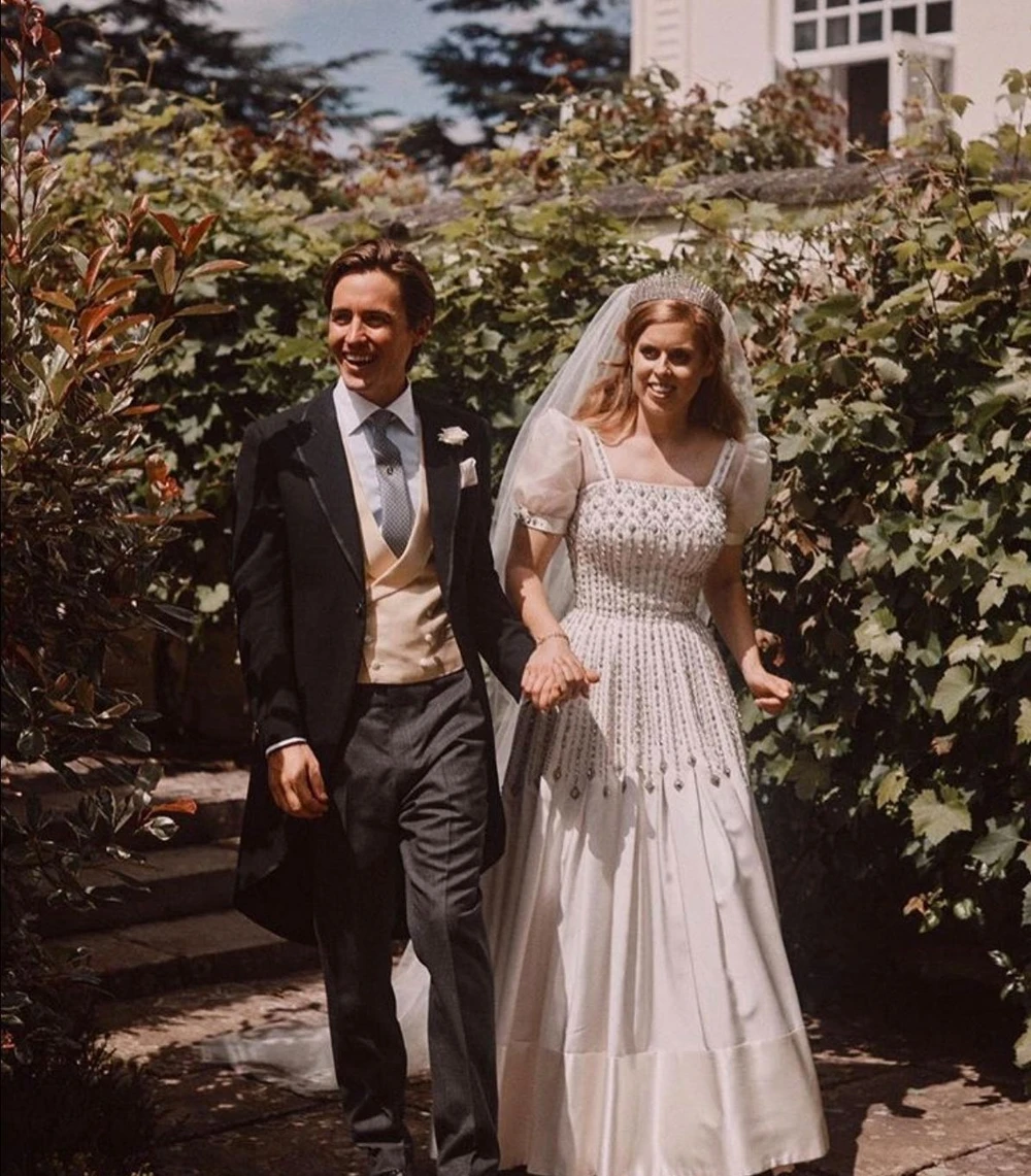 Ngắm nhìn những chiếc váy tinh tế và ấn tượng nhất mọi thời đại: Áo cưới  bạc tỉ của công nương Kate Middoleton đứng đầu danh sách