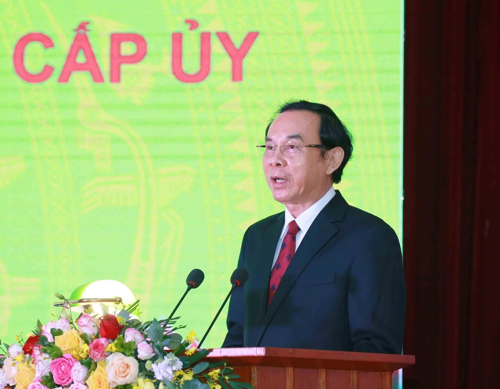 Ông Nguyễn Văn Nên, Bí thư Trung ương Đảng, Chánh Văn phòng Trung ương Đảng đọc diễn văn kỷ niệm. (Ảnh: Phương Hoa/TTXVN)