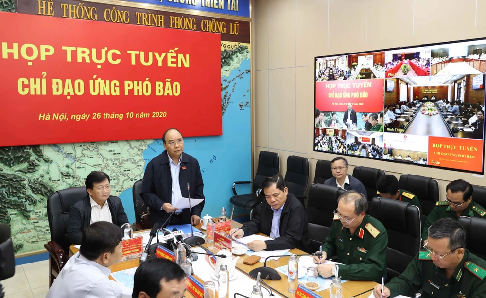 Thủ tướng Nguyễn Xuân Phúc chủ trì cuộc họp. (Ảnh: Thống Nhất/TTXVN)